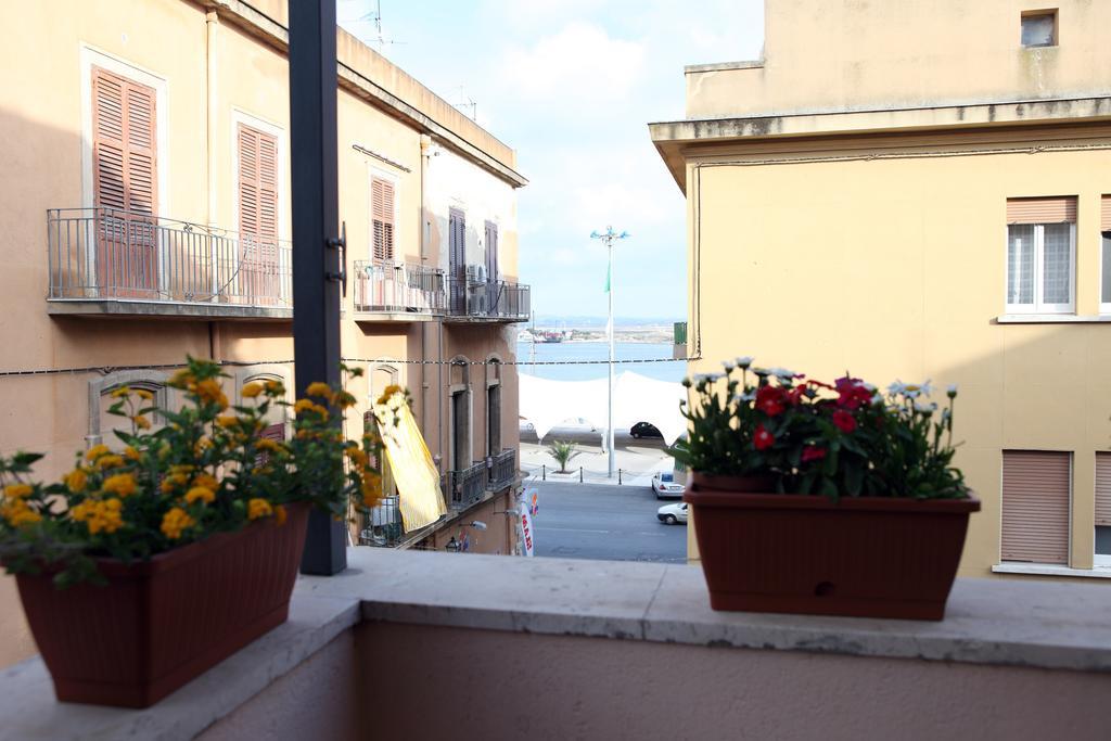B&B La Terrazza Sul Porto トラーパニ エクステリア 写真