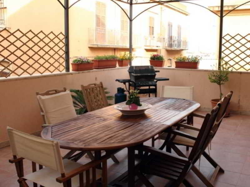 B&B La Terrazza Sul Porto トラーパニ エクステリア 写真